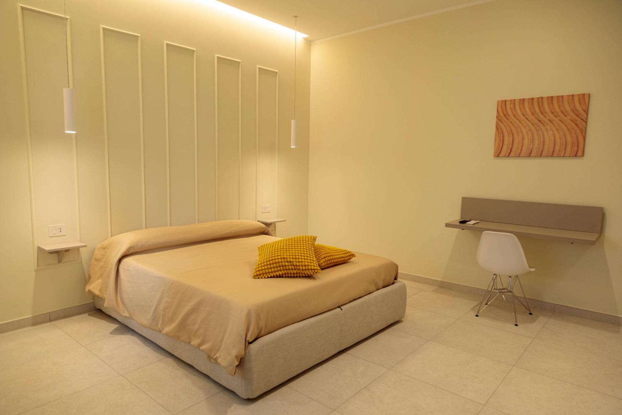 Domus Vivian Hotel Montecorvino Pugliano Exterior photo