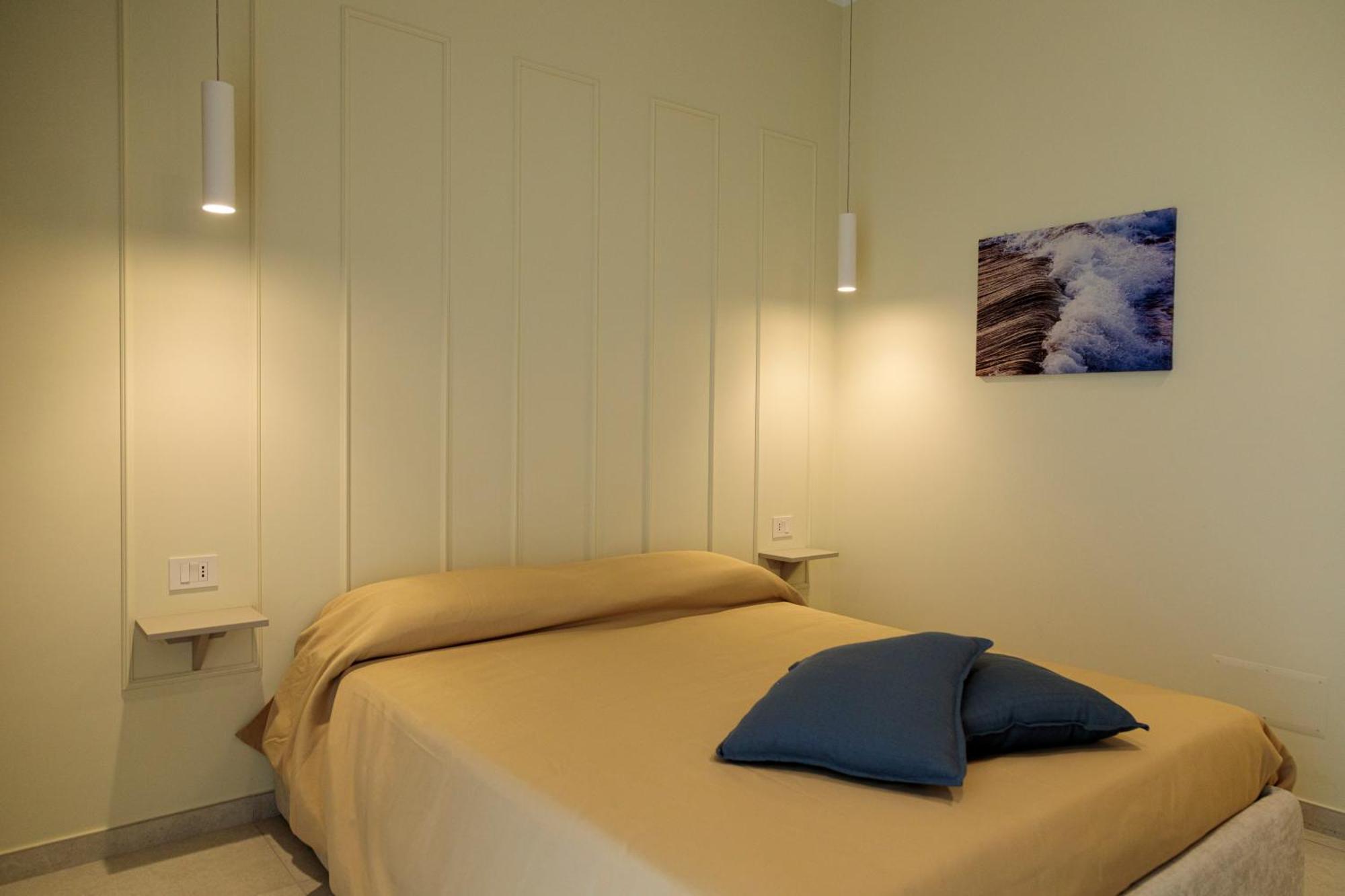 Domus Vivian Hotel Montecorvino Pugliano Exterior photo